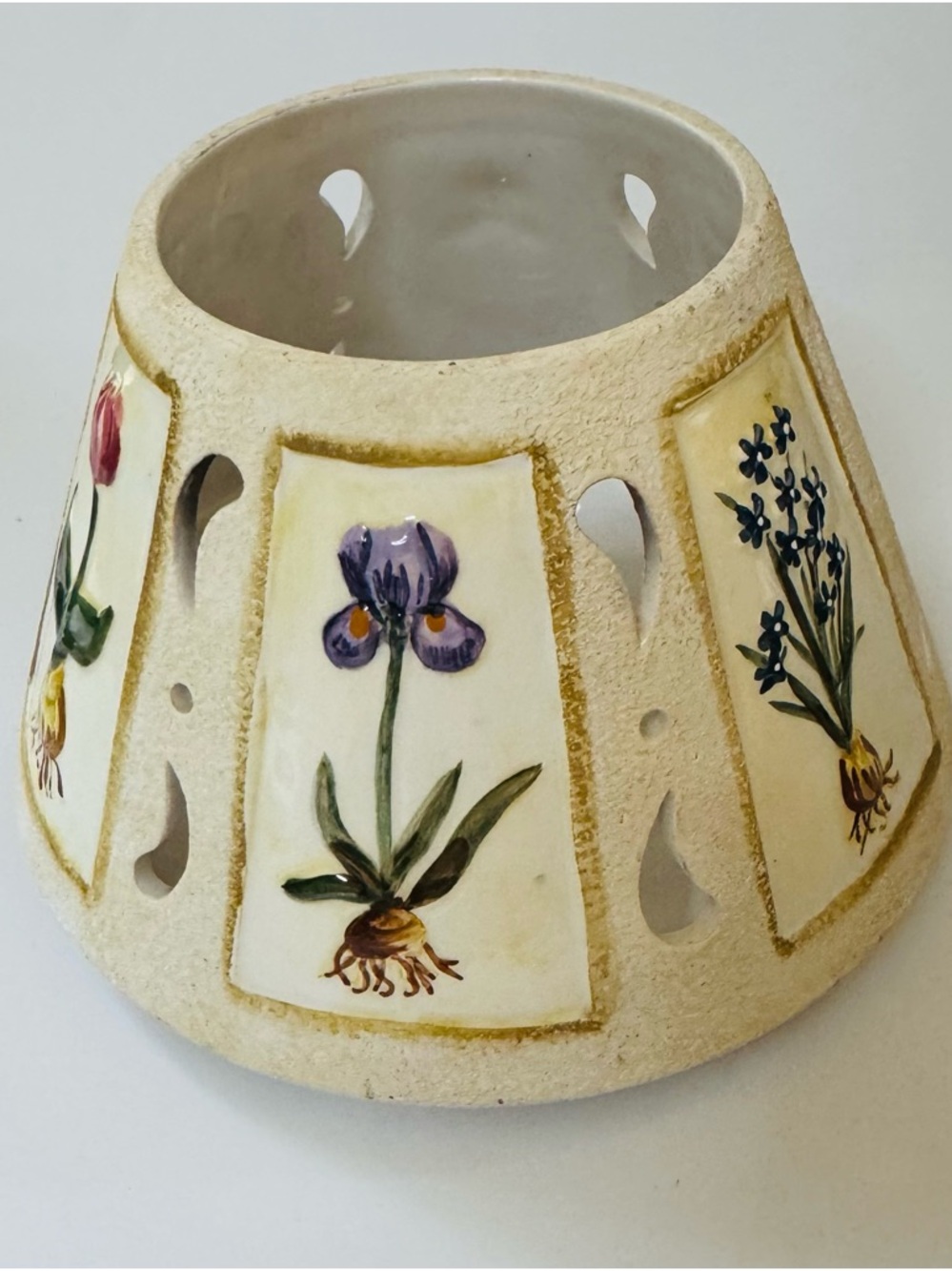 Yankee Candle Ceramic Floral Luminary - Cream with Blue & Pink Accents Shade